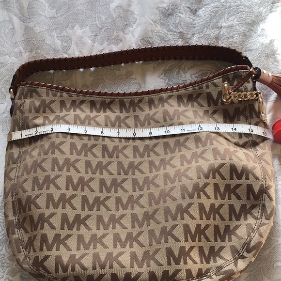 Michael Kors Signature bag - Picture 14 of 16